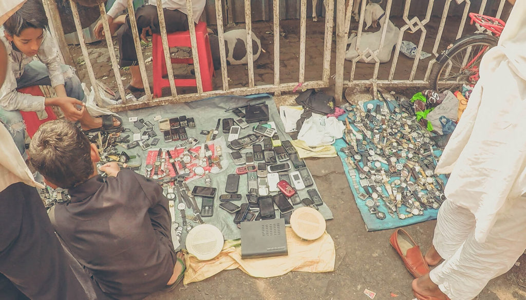 Cheap Mobiles At Mumbai Chor Bazaar