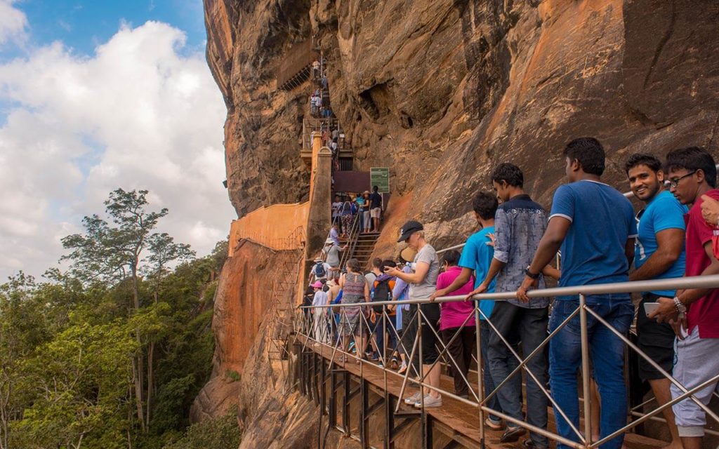 Crowd at the Sigiriya Rock